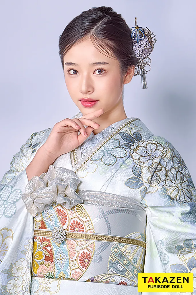 TAKAZENのレンタル振袖 最高級古典柄振袖　関芳/最高級金彩刺繍絞り友禅　水色/白/淡い色　おしとやか　上品　透明感のある振袖　天翔天音【通販可】26037