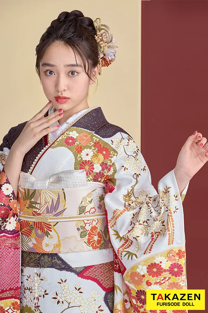 TAKAZENのレンタル振袖 プレミアム古典　青柳/最高級金駒繍絞り手描友禅　白/赤　菊柄　高級振袖　綺麗　はんなり　豪華　藤岡舞衣【通販可】26045