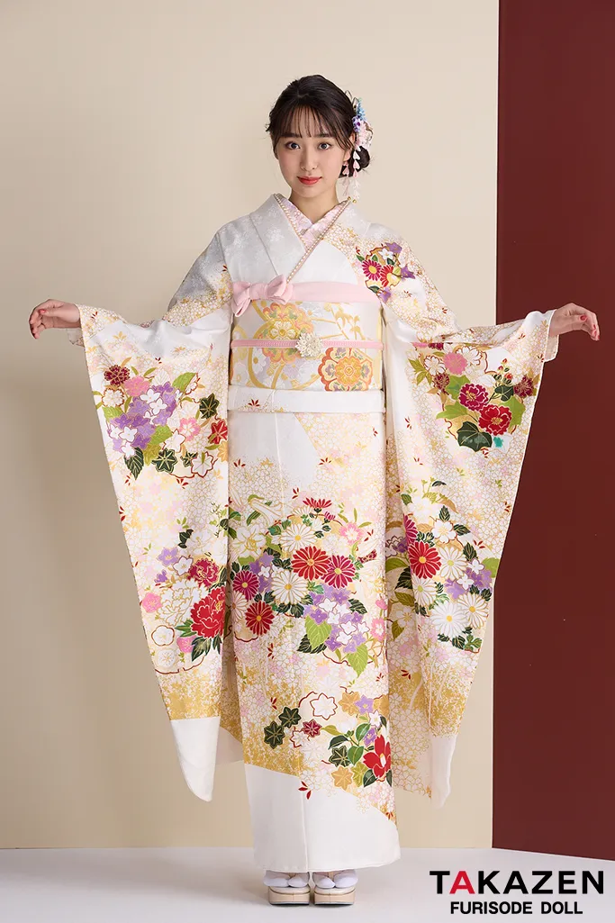TAKAZENのレンタル振袖 プレミアム古典　青柳/最高級絞り手描友禅　白　菊柄　上品な振袖　綺麗　柄小さめ　かわいらしい　藤岡舞衣【通販可】26047