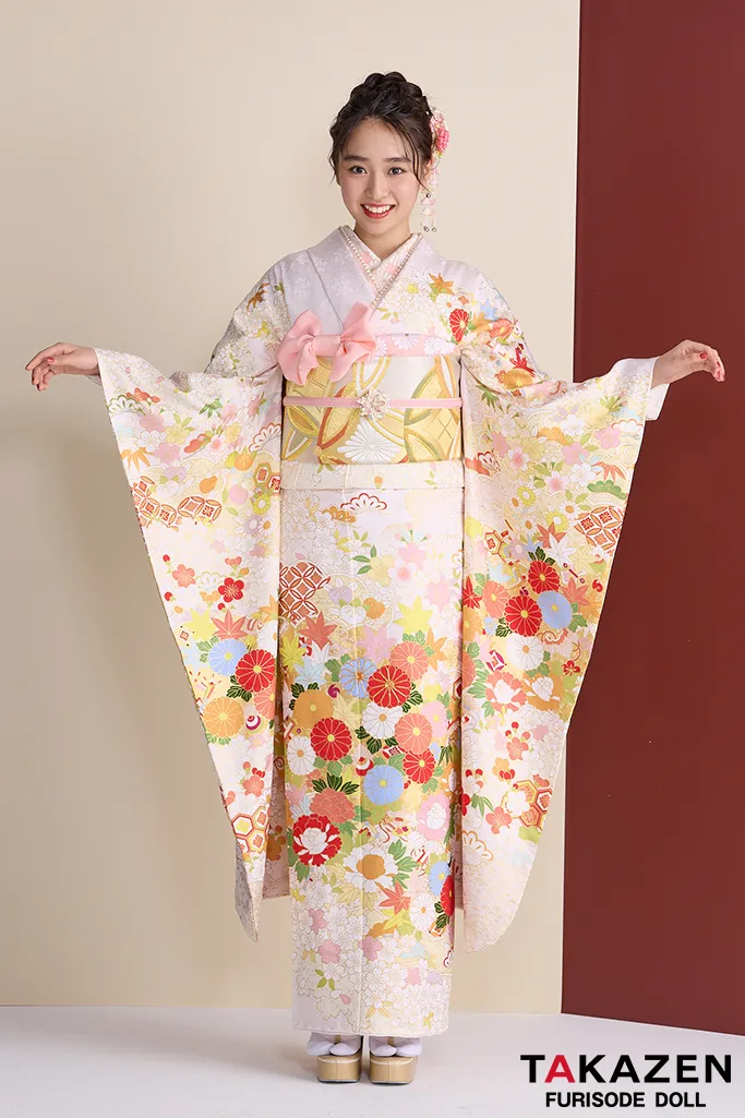 TAKAZENのレンタル振袖 プレミアム古典　青柳/最高級手描友禅　ピンク/薄い色　菊柄　かわいらしい振袖　はんなり　上品　清楚　藤岡舞衣【通販可】26049