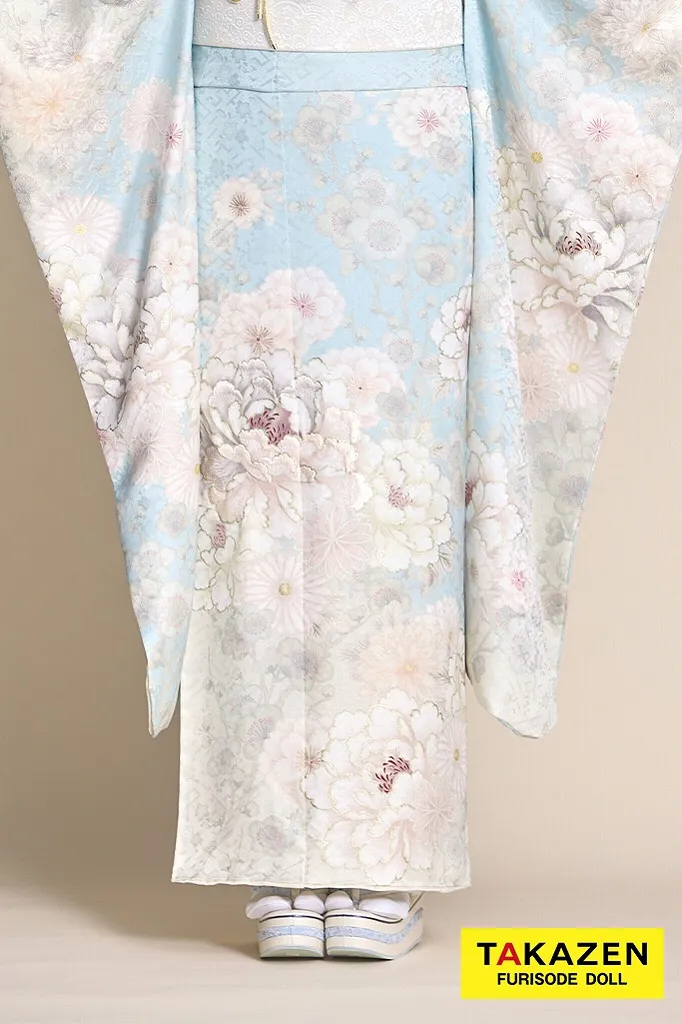 TAKAZENのレンタル振袖 最新作くすみカラーガーリー　水色/アイスブルー/淡い色　牡丹柄　かわいい　流行　おしゃれ　ワントーンコーデ　綺麗　藤岡舞衣【通販可】26058