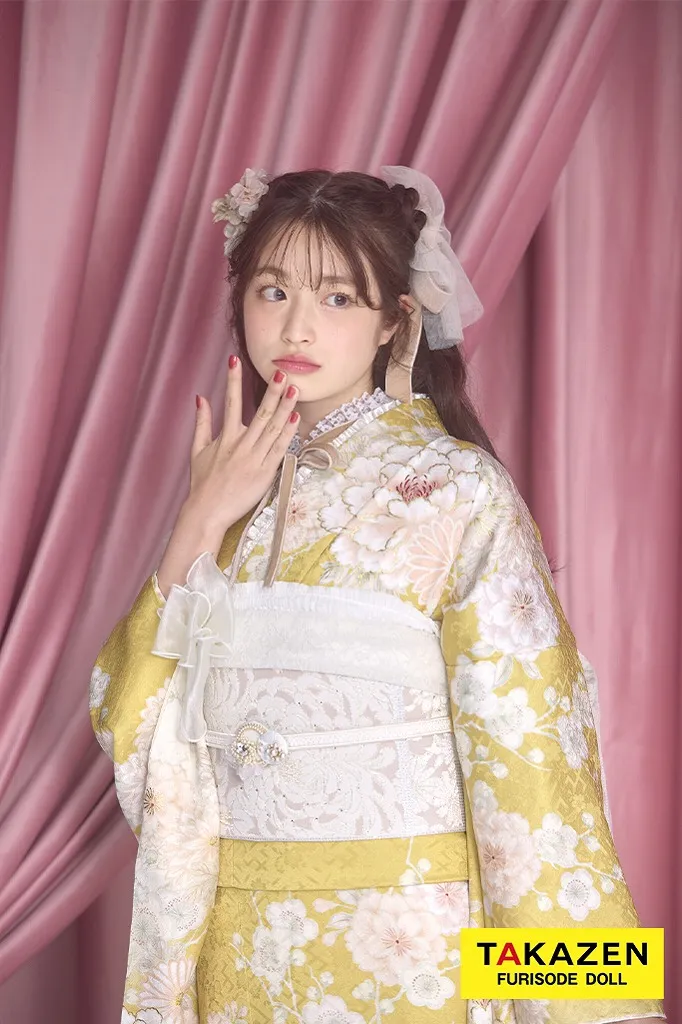 TAKAZENのレンタル振袖 最新作くすみカラーガーリー　黄色/ビタミンカラー/淡い色　牡丹柄　かわいい　レース小物コーデ　トレンド振袖　葛西杏也菜【通販可】26059