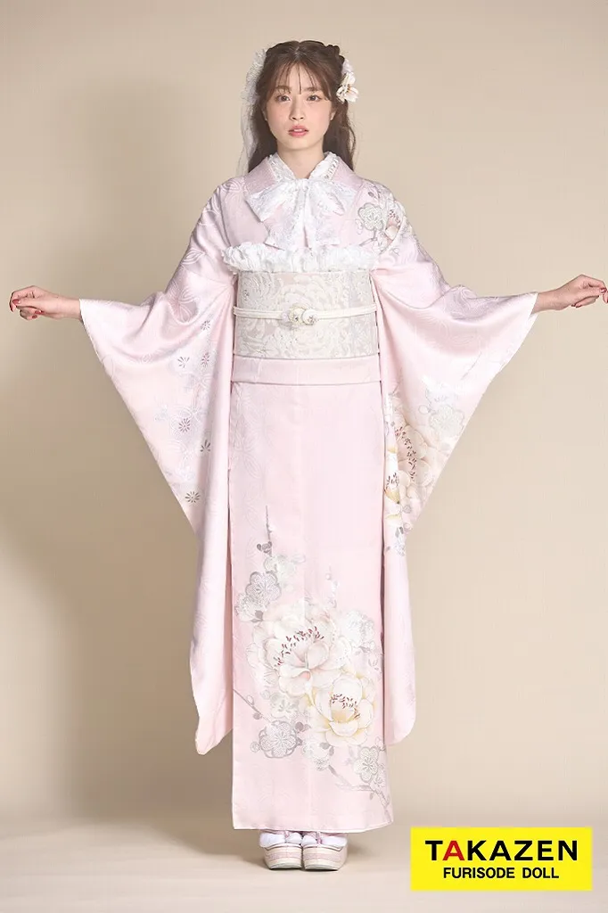 TAKAZENのレンタル振袖 最新作くすみカラー古典　ピンク/ミスティピンク　牡丹柄　シンプル　ワンポイント　かわいい　おしゃれ　統一感のある着こなし　葛西杏也菜【通販可】26062