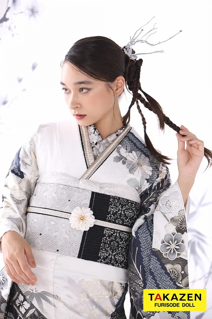 TAKAZENのレンタル振袖 最新作粋古典　白/グレー 　菊柄　スタイリッシュ　シック　かっこいい　大人っぽい　弓ライカ【通販可】26070　