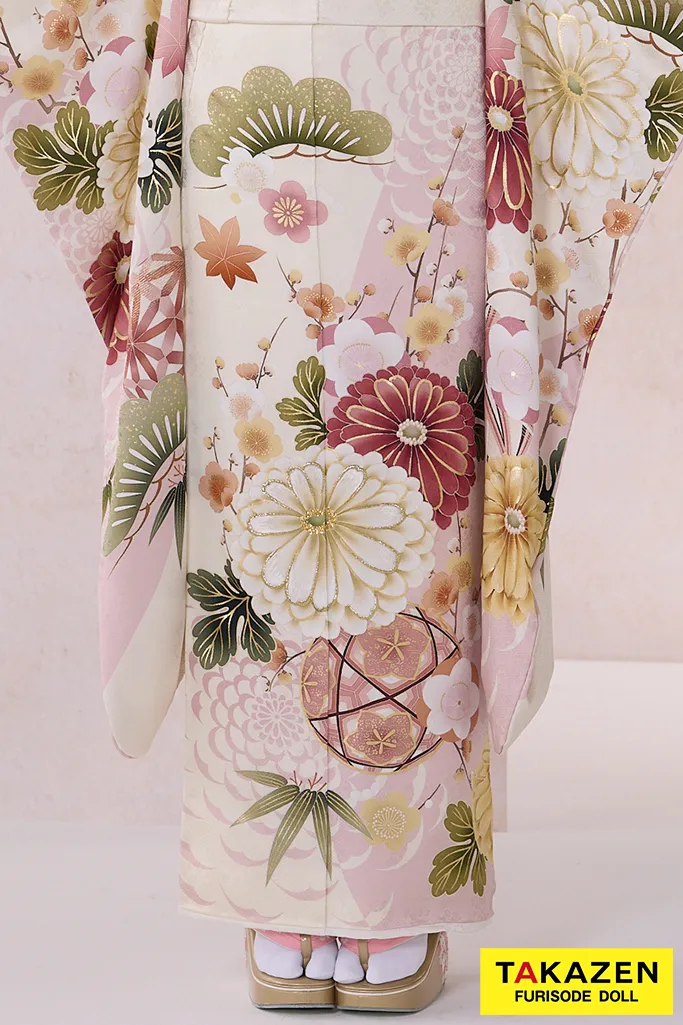 TAKAZENのレンタル振袖 正統派古典　アイボリー/薄ピンク/くすみカラー　菊柄/大柄　かわいい振袖　はんなり　上品　葛西杏也菜【通販可】26077
