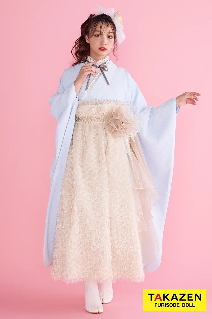 TAKAZENのレンタル振袖 フレンチガーリー　水色/アイスブルー　ドレス袴　おしゃれ　洋風　ドレッシー　くすみ　リボンアレンジ　ブーツコーデ　香川るな【通販可】R26007