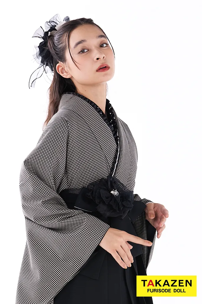 TAKAZENのレンタル袴 ヴィンテージスタイル　グレー　千鳥柄/チェック柄　かわいい　レトロモダン　おしゃれ　ブーツコーデ　弓ライカ【通販可】R26011
