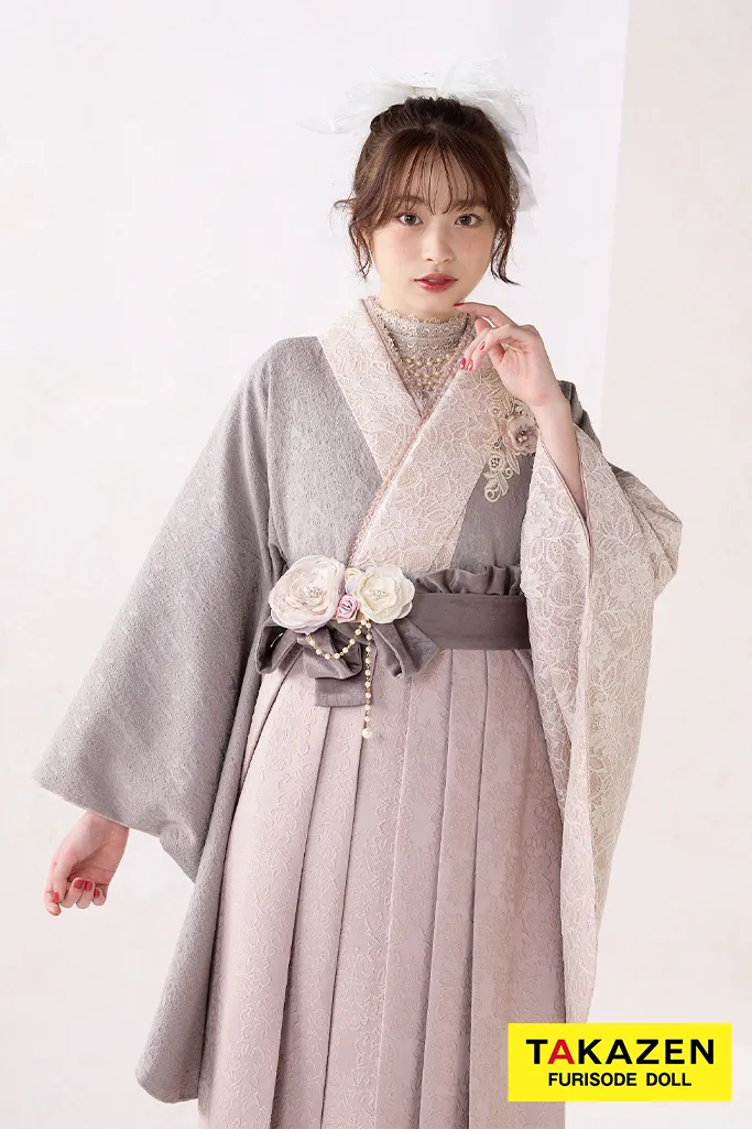 TAKAZENのレンタル袴 くすみカラーガーリー　グレー/ニュアンスカラー　立体花　レース生地　人とかぶらない　かわいい　葛西杏也菜【通販可】R26012