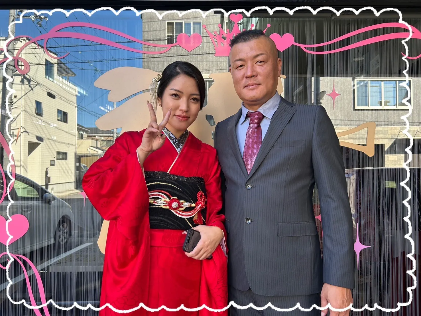 成人式 振袖 前撮り撮レトロ 赤無地 正絹 シンプル 目立つ 誰とも被らない振袖 個性派 派手リボンアレンジ