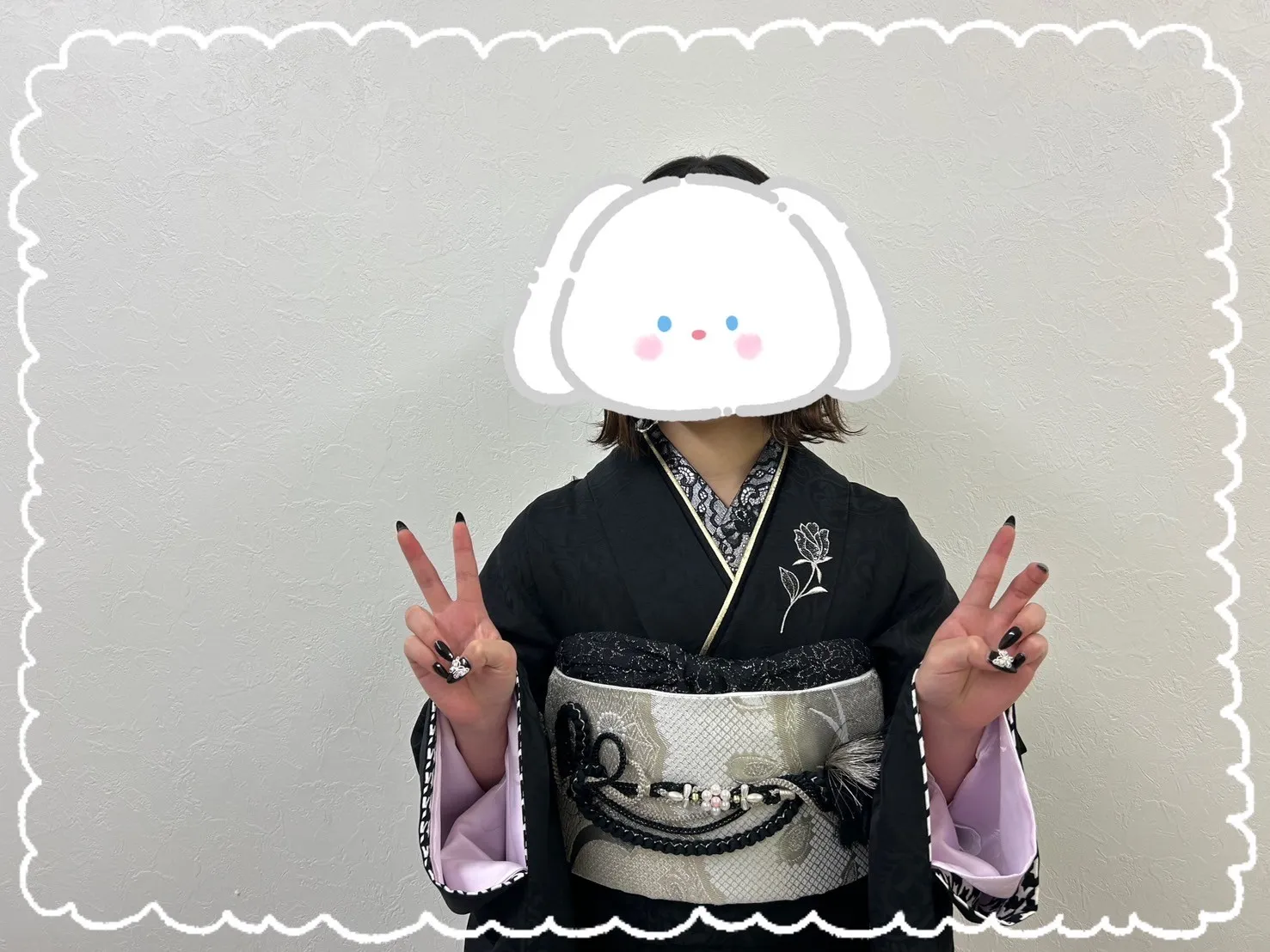 成人式 振袖 前撮り撮影会 ヴィンテージスタイル ブラック/黒ベース ワンポイント刺繍 人と被らない シンプル振袖 おしゃれな着こなし レースインナー/ブーツスタイル