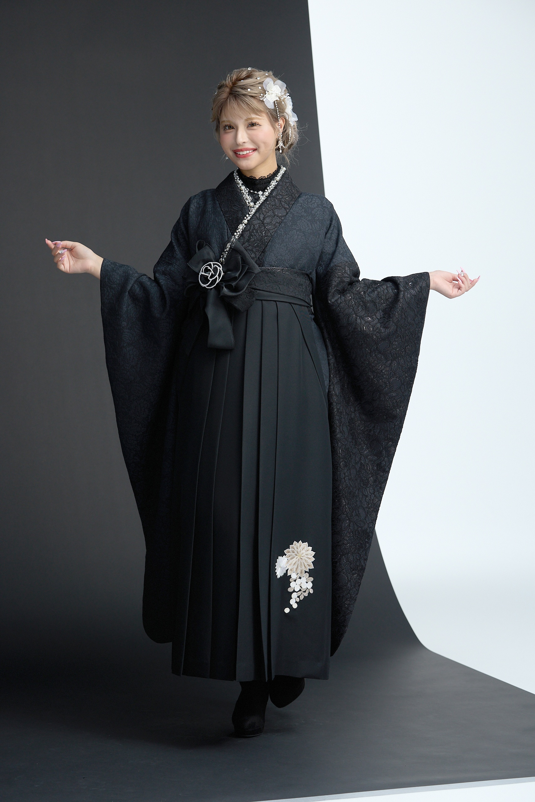 モード系 黒 オールブラックコーデ レース/ジャガード生地 かっこいい ギャル レースインナーコーデ 今井アンジェリカ