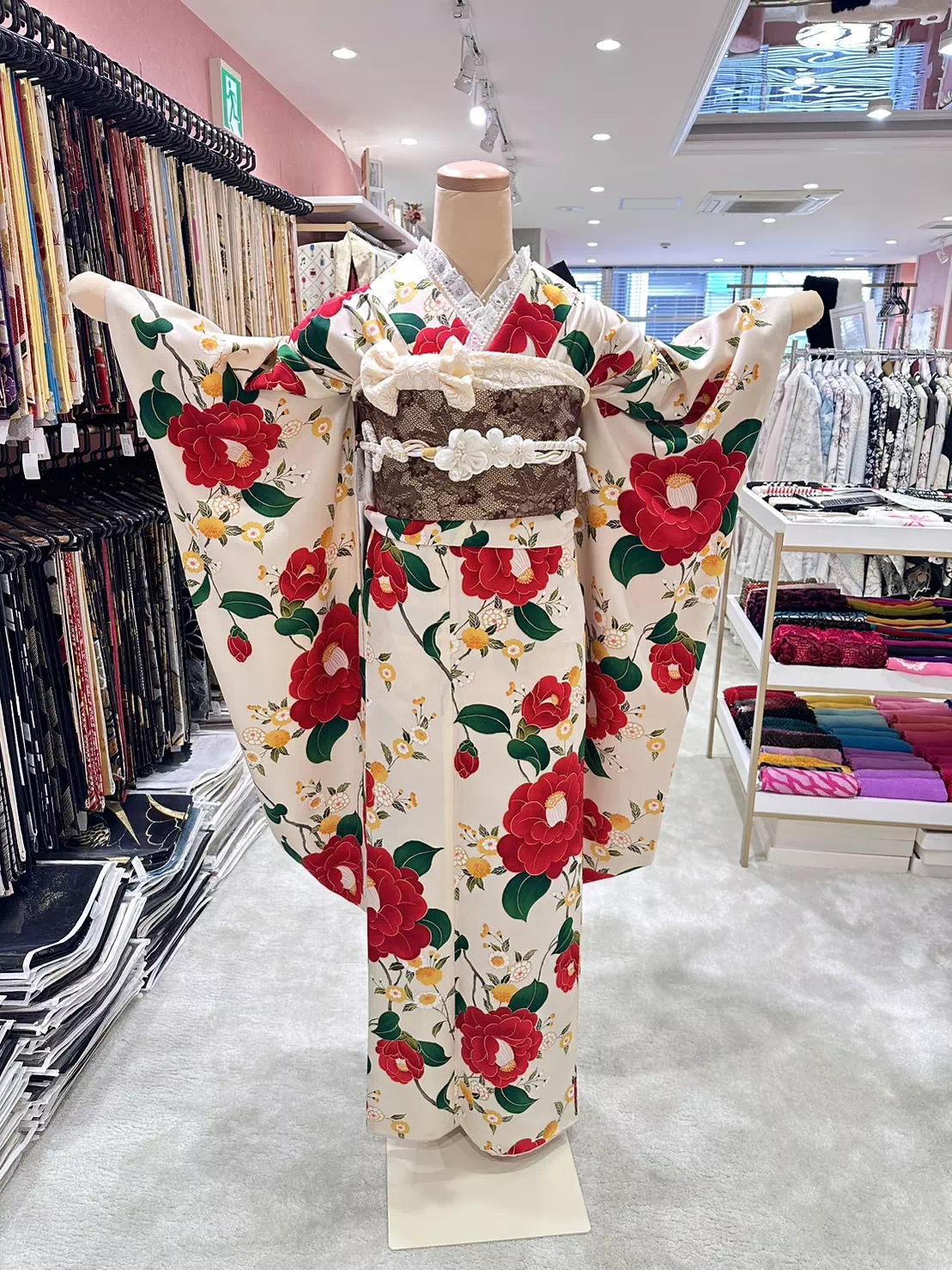TAKAZEN姫路店　加古川市　高砂市　人気振袖　振袖レンタル　姫路市　成人式　卒業式　袴　振袖　イマドキ振袖　香音　