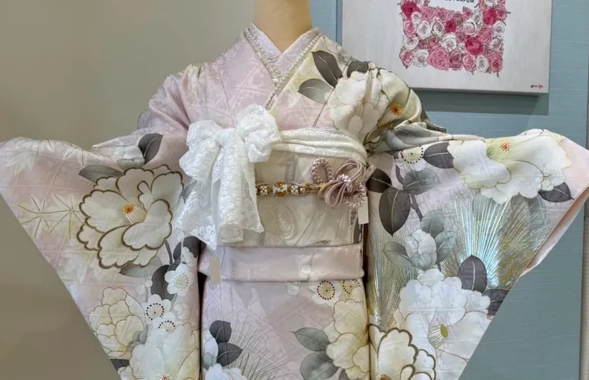 TAKAZEN　タカゼン　成人式振袖　くすみピンク　古典柄　かわいい