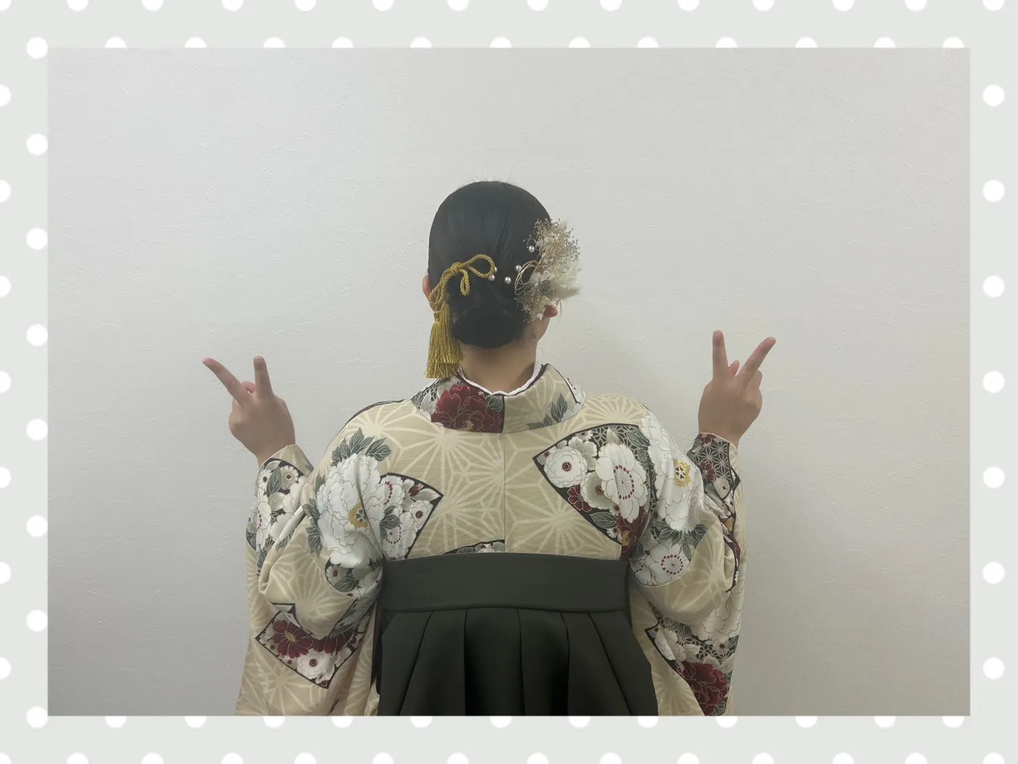 卒業式 袴 前撮り撮影会 九重ブランド袴 古典柄 ベージュ/オフカラー 梅柄 王道 はんなり 統一感のある着こなし