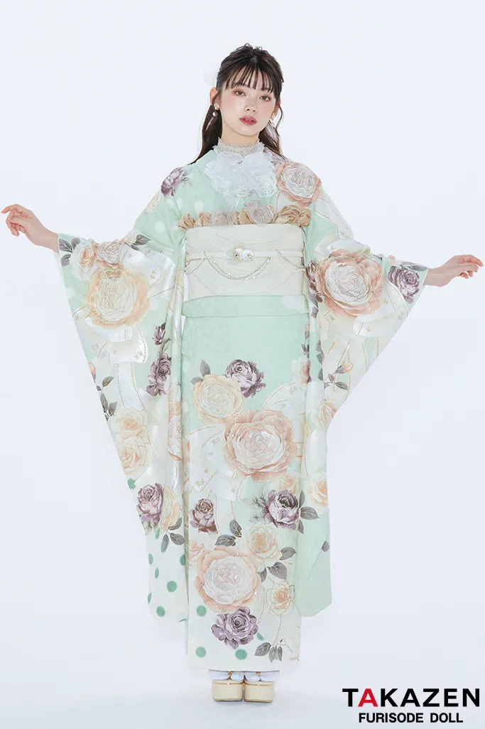 TAKAZENのレンタル振袖 ヘップバーン　ミントグリーン/淡い色/くすみ系　薔薇柄/リボン柄　かわいい　人とかぶらない　おしゃれ　南琴奈【通販可】23033