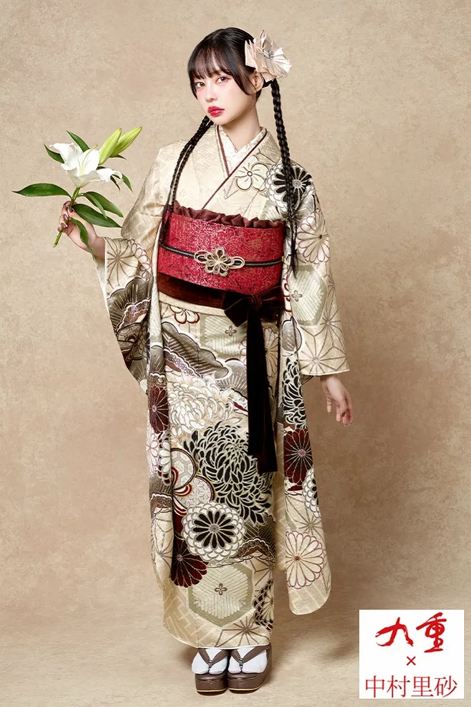 TAKAZENのレンタル振袖 九重×中村里砂 ベージュ 乱菊柄 ニュアンスカラー 大人っぽい くすみカラー振袖 お洒落【通販可】K1157