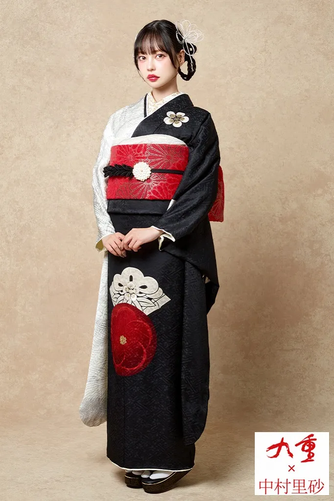 TAKAZENのレンタル振袖 九重×中村里砂 黒 梅柄 シンプルな振袖 ワンポイント おしゃれ モダン かっこいい 片身替わり【通販可】K1168
