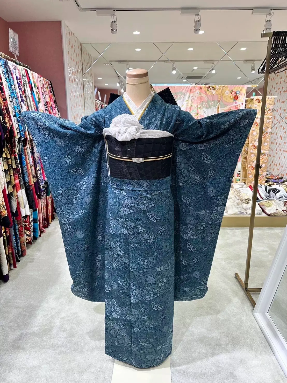 成人式　振袖　TAKAZEN　TAKAZEN姫路店　袴　振袖レンタル　前撮り撮影会　姫路市　加古川市　キラキラ　くすみカラー　ピンク　リボン　2026年成人式　2025年成人式　