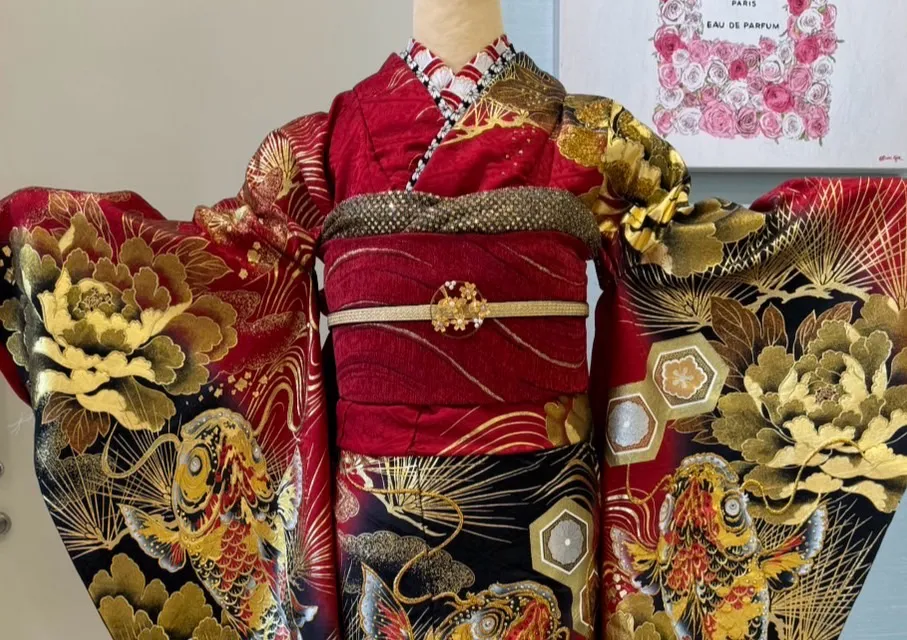 TAKAZEN　タカゼン　成人式　振袖レンタル　ジャパンモード　ギラギラ　赤振袖　鯉柄　かっこいい　いかつい