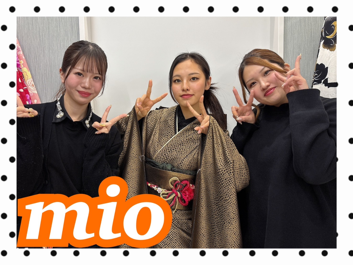 【TAKAZEN橿原店】8日♡2026.28年成人のTAKAZENの小物でコーディネートしたママ振お写真プラン姫ちゃん&誰とも被らないオシャレなお振袖姫ちゃん♡