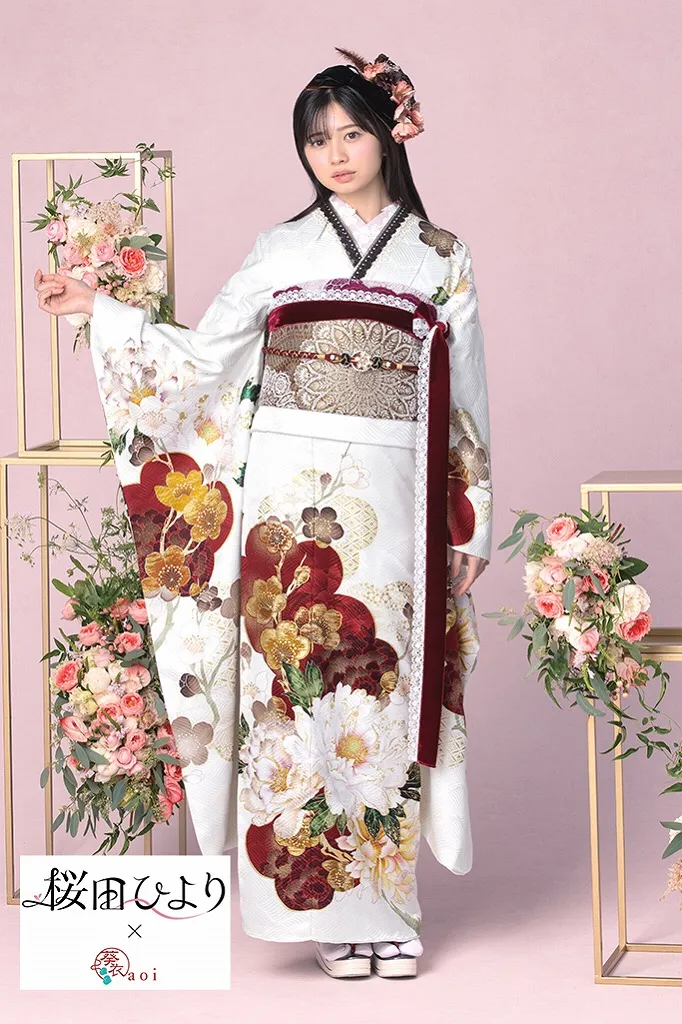 TAKAZENのレンタル振袖 桜田ひより×aoiブランド振袖　白/エンジ　牡丹柄/大柄　豪華　上品　古典　華やか【通販可】K1173