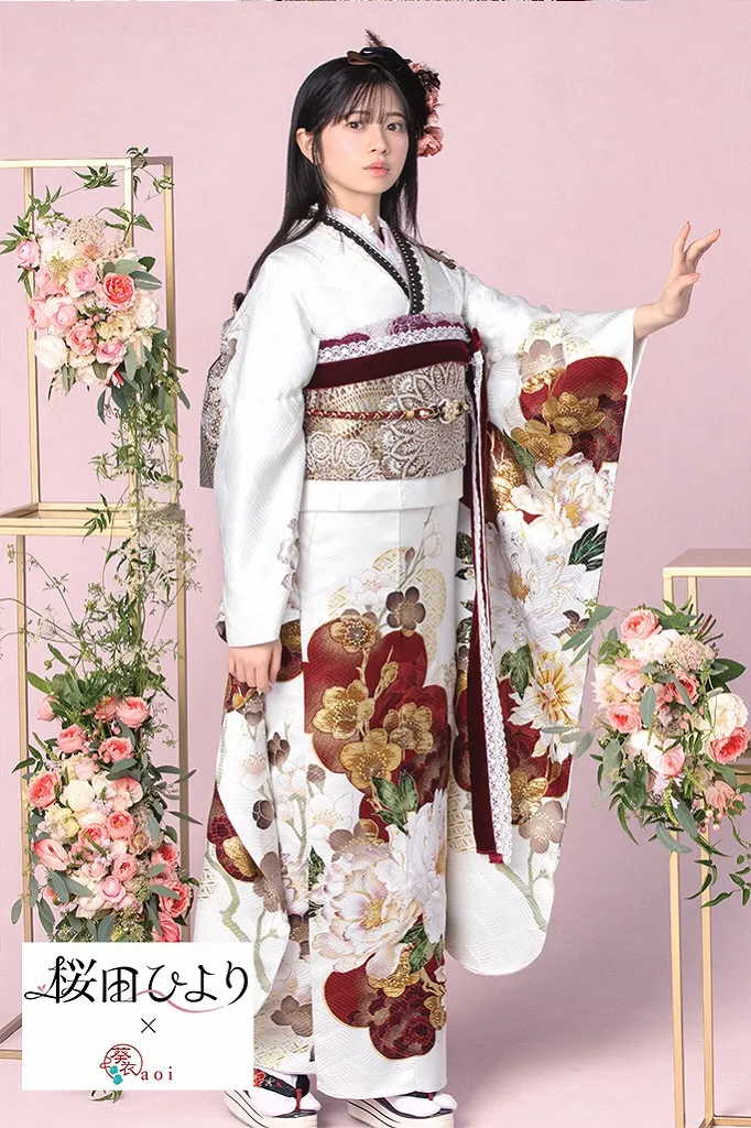 TAKAZENのレンタル振袖 桜田ひより×aoiブランド振袖　白/エンジ　牡丹柄/大柄　豪華　上品　古典　華やか【通販可】K1173