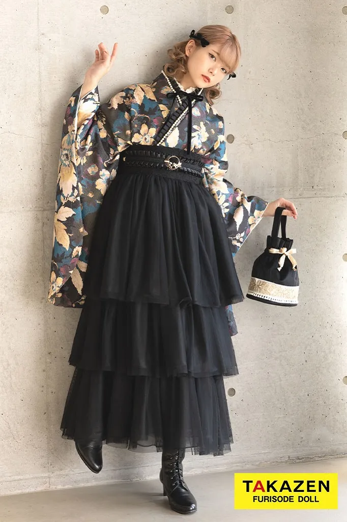 TAKAZENのレンタル袴 最新作キュート＆ガーリー　ダスティーカラー/グレー　フリルドレス袴　地雷系　ブーツスタイル　リボンアレンジ【通販可】R26016