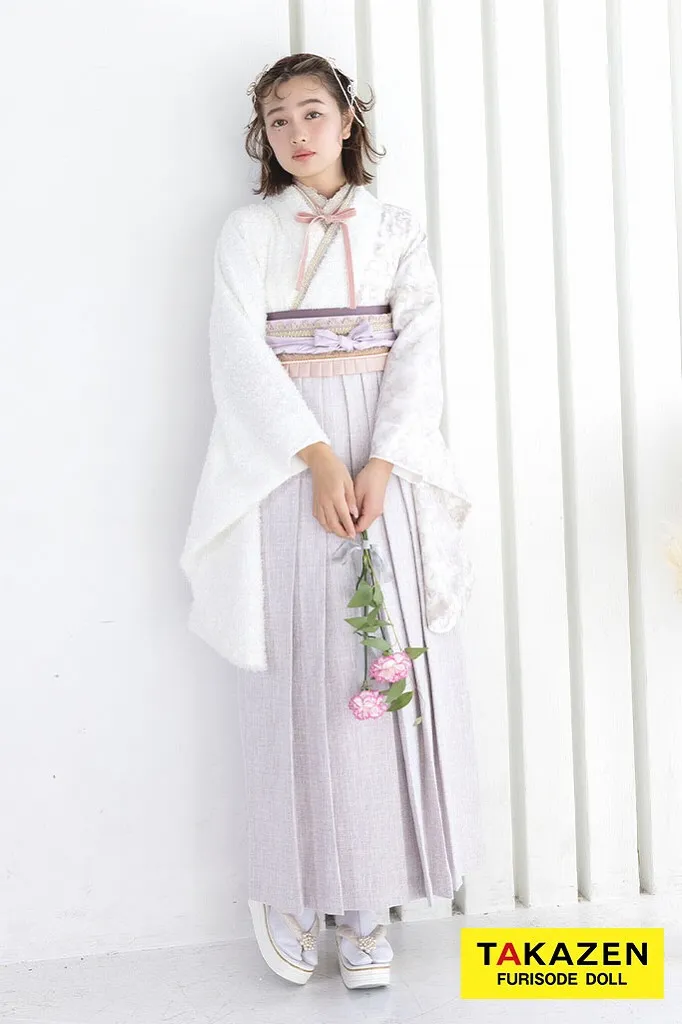 TAKAZENのレンタル袴 くすみカラーガーリー　白/淡い色　シャギー素材　かわいい　女の子らしい　フェミニン　レース【通販可】R26017