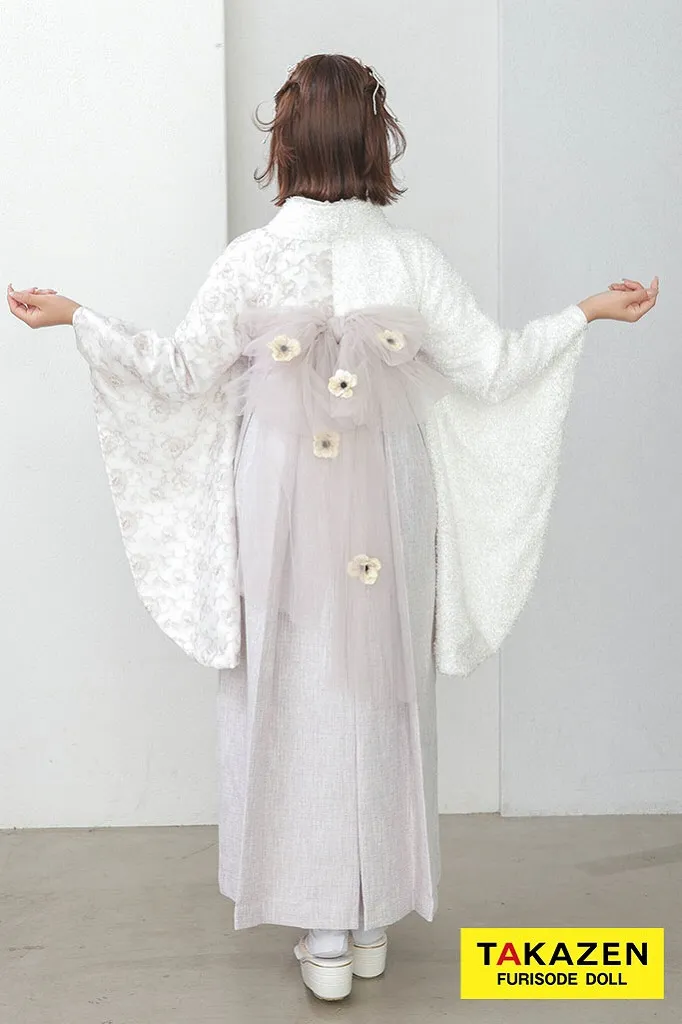 TAKAZENのレンタル袴 くすみカラーガーリー　白/淡い色　シャギー素材　かわいい　女の子らしい　フェミニン　レース【通販可】R26017