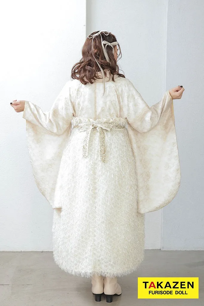 TAKAZENのレンタル袴 くすみカラーガーリー　白/淡い色　シャギー素材　ドレス袴　おしゃれ　トレンド　レース　ブーツスタイル【通販可】R26020