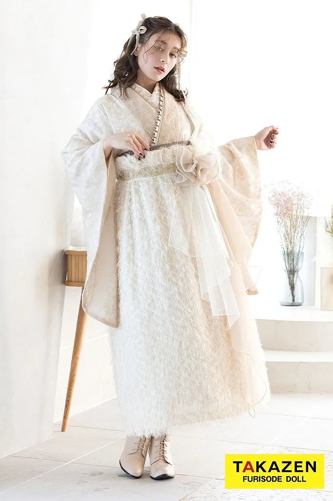 TAKAZENのレンタル袴 くすみカラーガーリー　白/淡い色　シャギー素材　ドレス袴　おしゃれ　トレンド　レース　ブーツスタイル【通販可】R26020