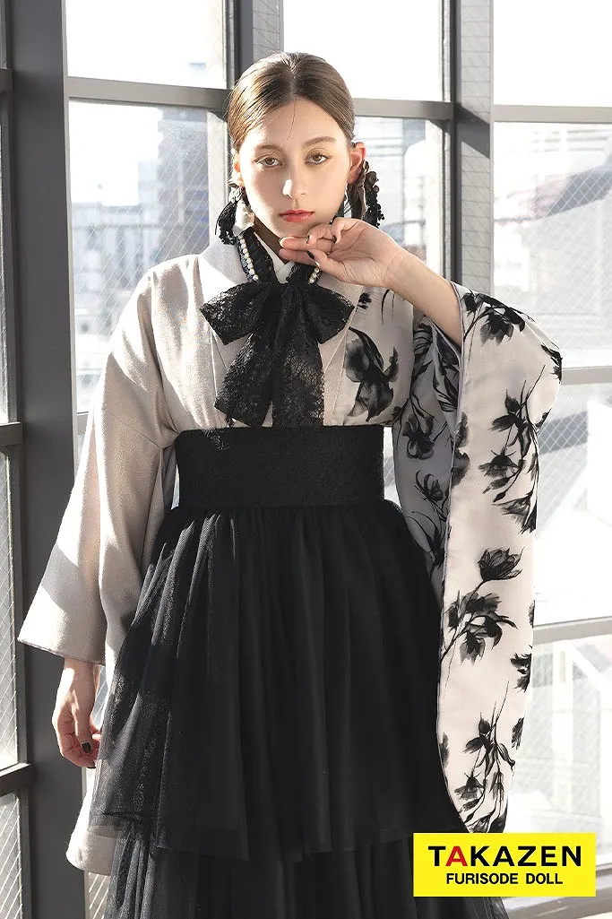 TAKAZENのレンタル袴 ヴィンテージスタイル　ベージュ/黒　フロッキー素材　ドレス袴　フリル　おしゃれ　人とかぶらない　ブーツコーデ【通販可】R26021