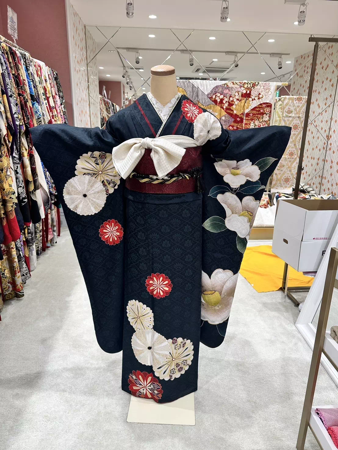TAKAZEN姫路店　加古川市　高砂市　人気振袖　振袖レンタル　姫路市　成人式　卒業式　袴　振袖　イマドキ振袖　香音　