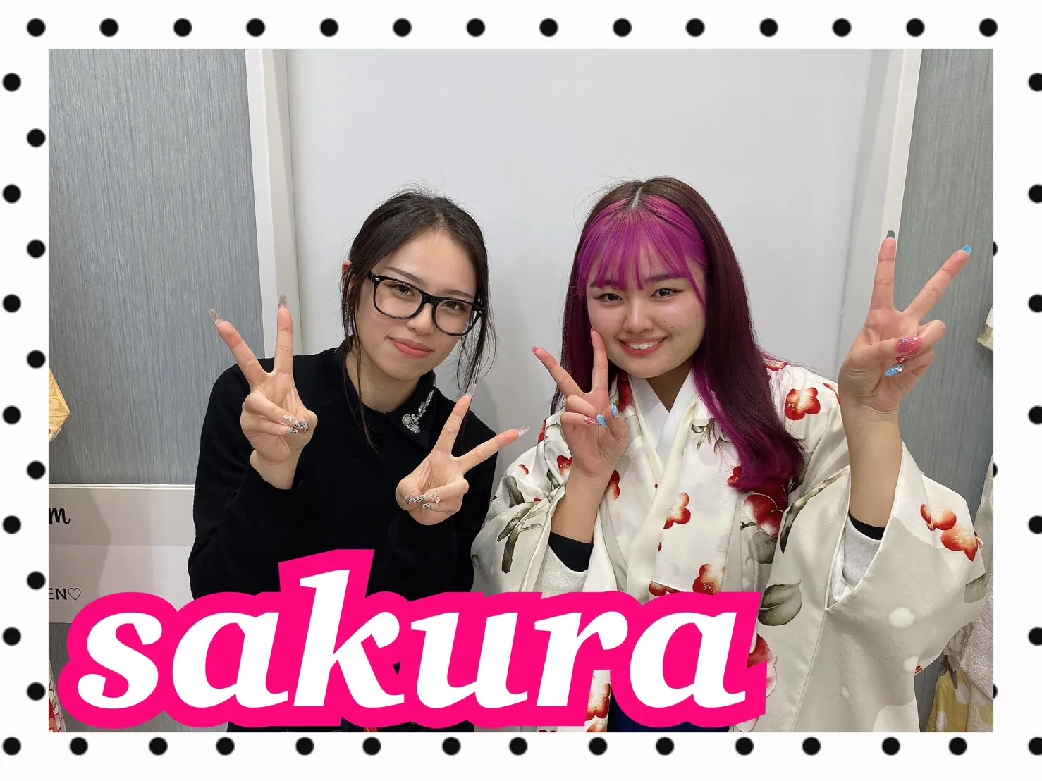 【TAKAZEN橿原店】18日♡2025年卒業の赤いお花が可愛すぎるイマドキくすみカラー袴姫ちゃん♡