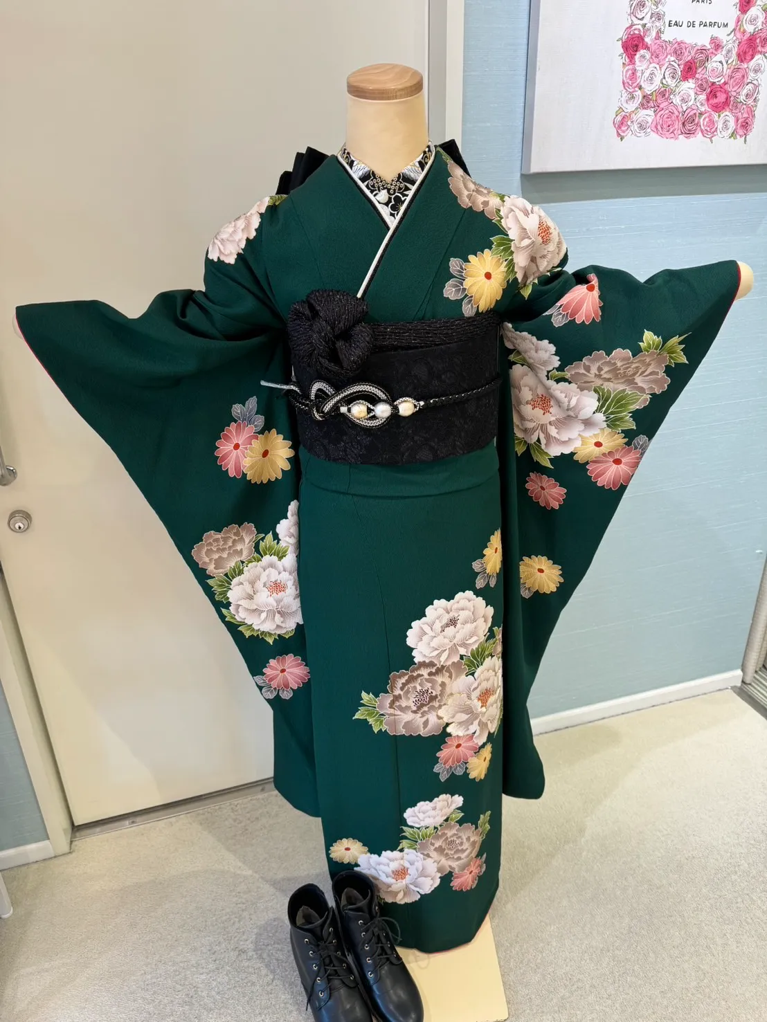 TAKAZEN　タカゼン　takazen堺店　成人式振袖レンタル　緑振袖　シック　かっこいい　ブーツコーデ