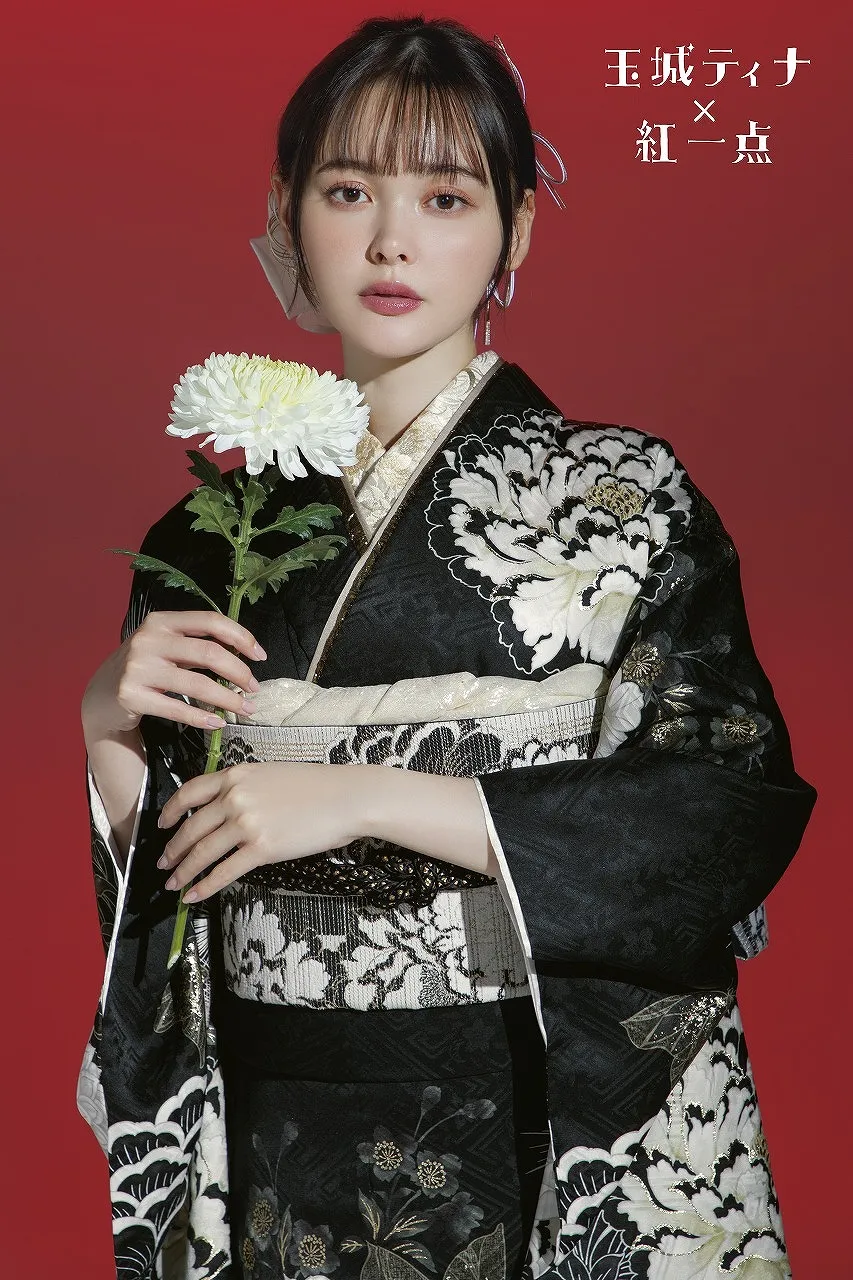 TAKAZENのレンタル振袖 玉城ティナ×紅一点ブランド振袖　黒　牡丹柄/流水模様　大人っぽい　シック　かっこいい　辛口コーデ【通販可】K1185