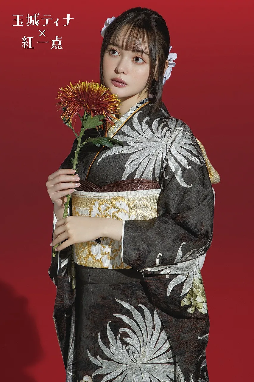 TAKAZENのレンタル振袖 玉城ティナ×紅一点ブランド振袖　黒　牡丹柄/流水模様　大人っぽい　シック　かっこいい　辛口コーデ【通販可】K1185