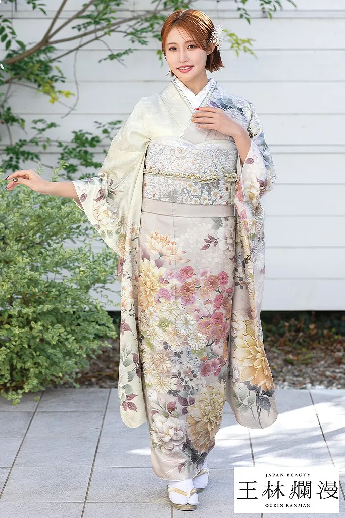 TAKAZENのレンタル振袖 王林爛漫ブランド振袖　ニュアンスカラー/くすみ系/淡い色　桜柄　かわいらしい　王道古典柄　柄小さめ　低身長さんにおすすめ【通販可】K1191
