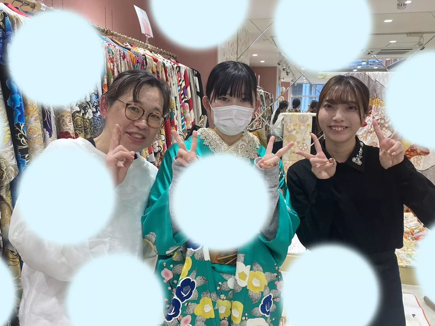 【TAKAZEN姫路店】♡11日 香美町2025年成人の鮮やかな緑色のお母様の振袖でお写真プランの振袖姫ちゃん♡