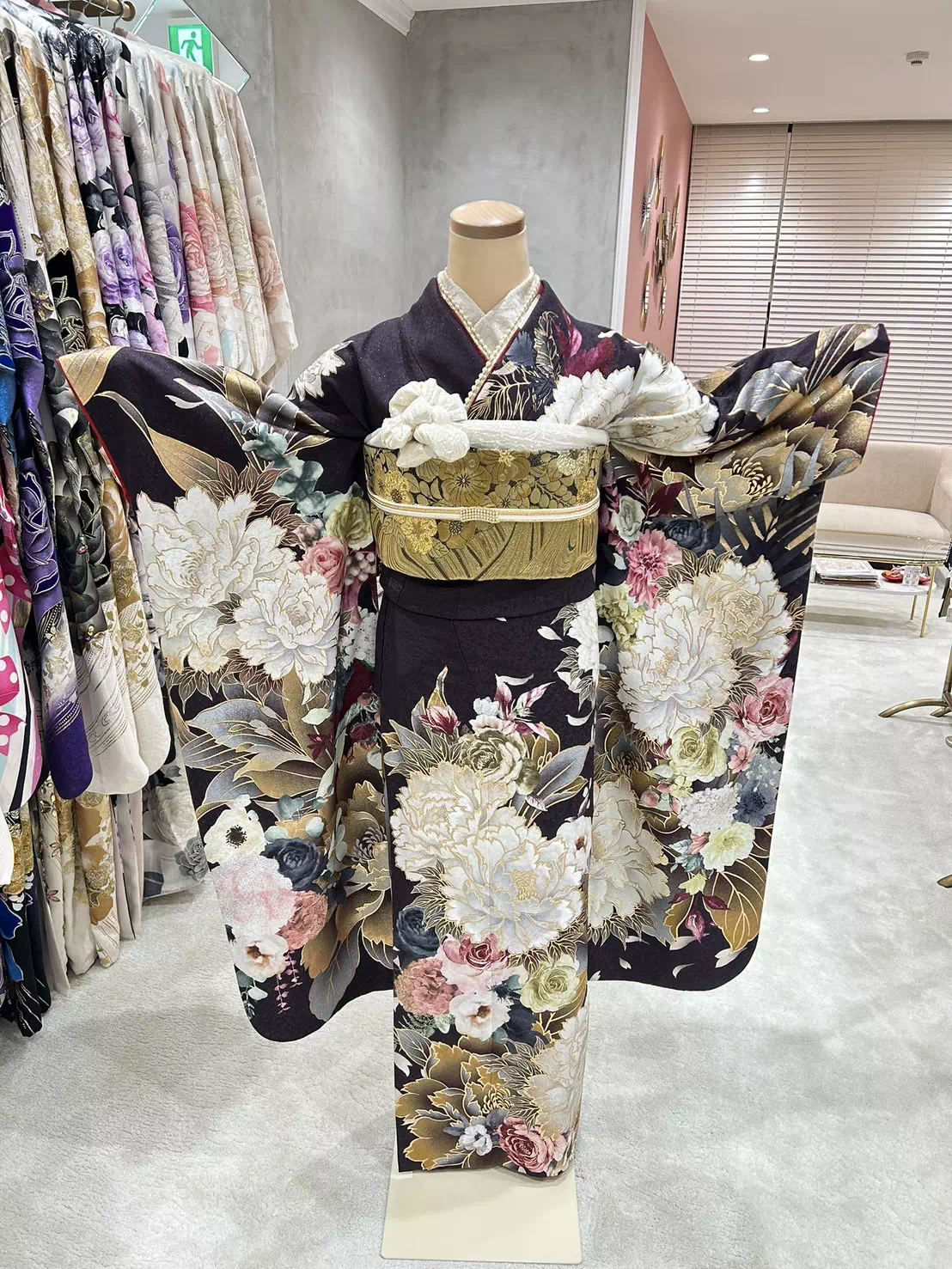 TAKAZEN姫路店　加古川市　高砂市　人気振袖　振袖レンタル　姫路市　成人式　卒業式　袴　振袖　イマドキ振袖　香音　