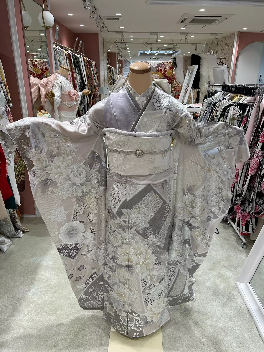 TAKAZEN姫路店　加古川市　高砂市　人気振袖　振袖レンタル　姫路市　成人式　卒業式　袴　振袖　イマドキ振袖　香音　