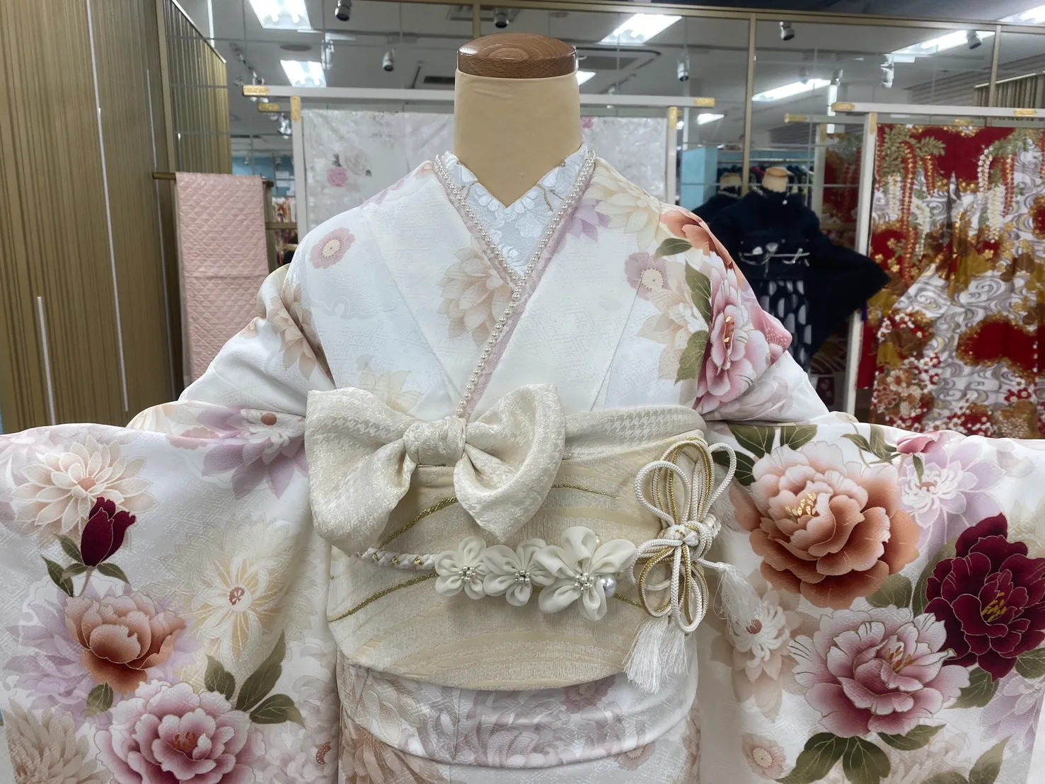 なえなのの振袖　薄ピンク/ミスティーピンク　椿柄　かわいい　清楚