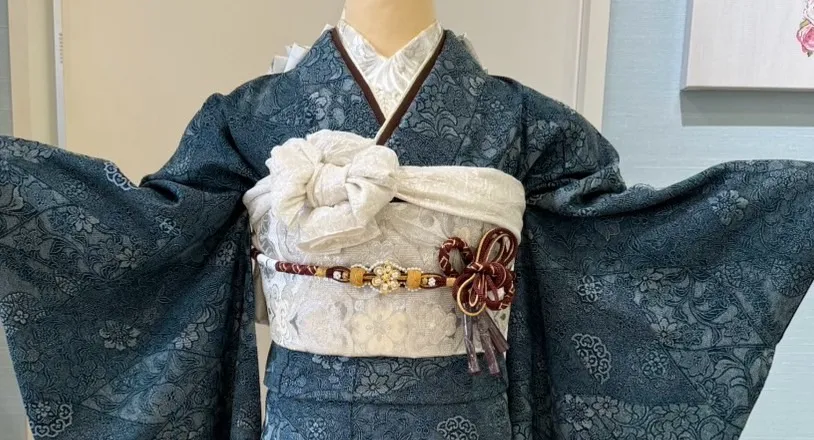 TAKAZEN　タカゼン　成人式振袖レンタル　ヴィンテージスタイル　青振袖　無地　シンプル　おしゃれ　きれい　可愛い