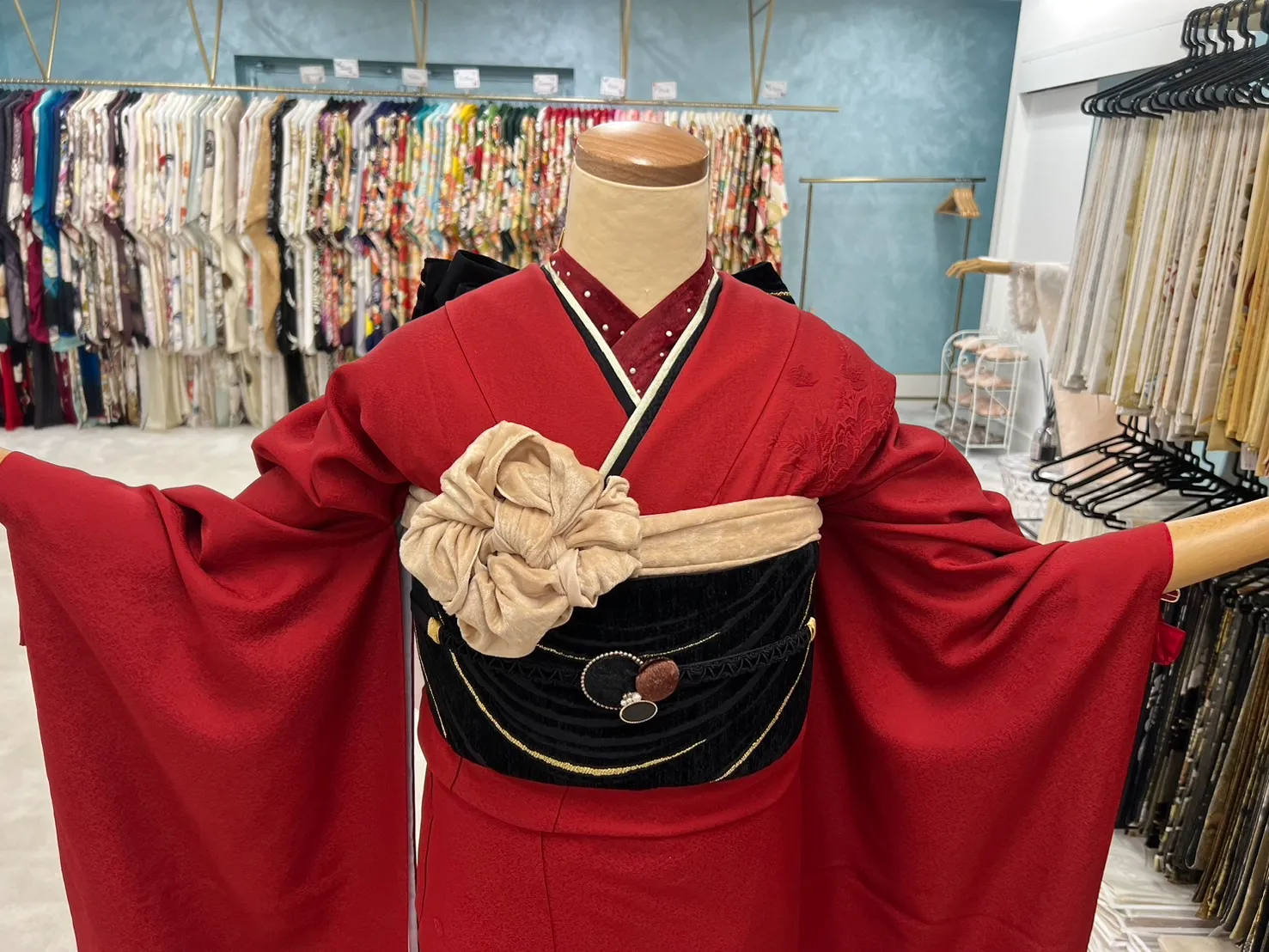 振袖レンタル　成人式　なんば　心斎橋　大阪　人気　赤　無地　シンプル