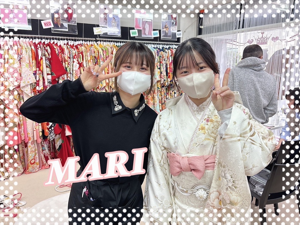 振袖　レンタル　奈良　くすみカラーガーリー　アイボリー/白ベース　牡丹柄　透明感　綺麗　かわいらしい　オフカラー　香音ちゃん