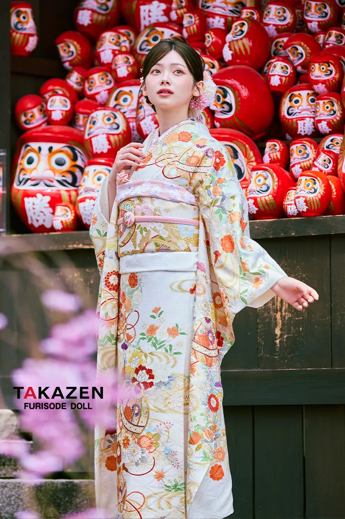 TAKAZENのレンタル振袖 正統派古典 白/白ベース 鞠柄/牡丹柄 かわいい 綺麗系 柄小さめ おしとやか 上品【通販可】LB43