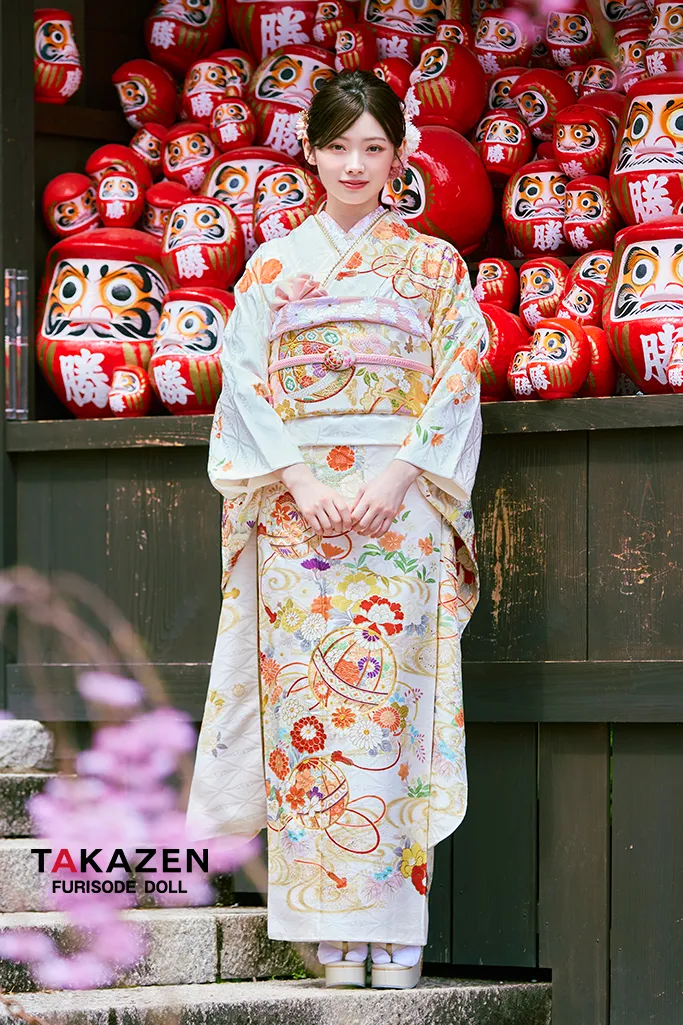 TAKAZENのレンタル振袖 正統派古典 白/白ベース 鞠柄/牡丹柄 かわいい 綺麗系 柄小さめ おしとやか 上品【通販可】LB43