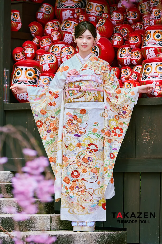 TAKAZENのレンタル振袖 正統派古典 白/白ベース 鞠柄/牡丹柄 かわいい 綺麗系 柄小さめ おしとやか 上品【通販可】LB43
