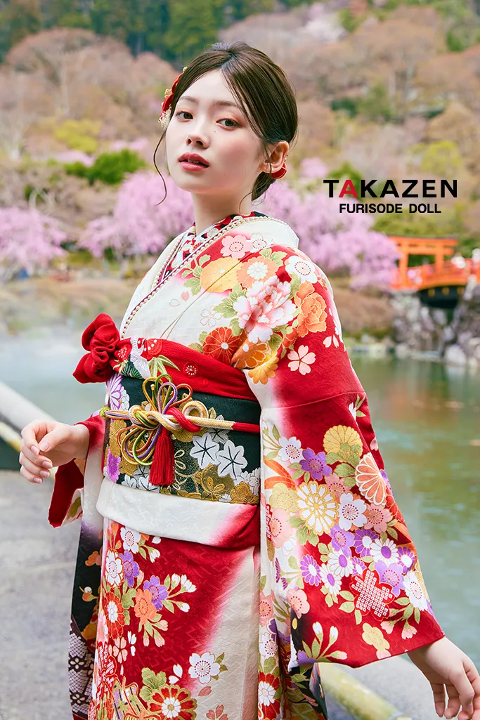 TAKAZENのレンタル振袖 正統派古典　白赤　IKKO振袖　牡丹柄/御所車　定番人気　綺麗　華やか　清楚　美しい　上品【通販可】LB46
