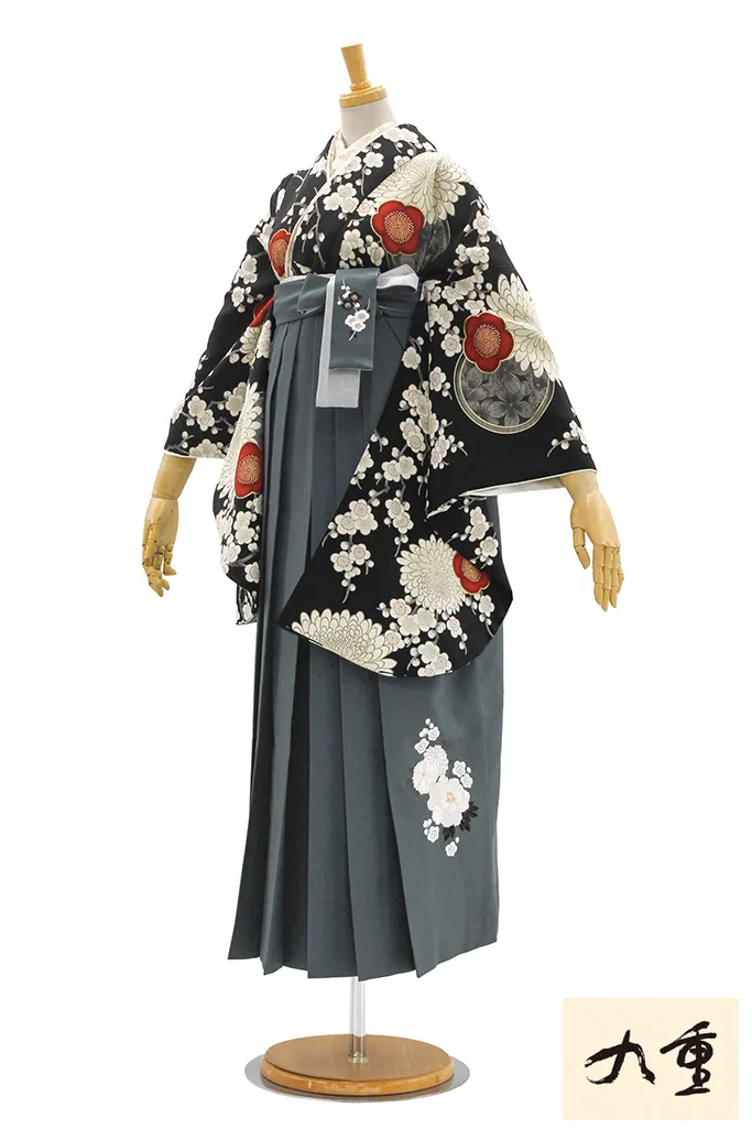 TAKAZENのレンタル袴 九重ブランド袴　黒　梅柄　モダン　古典柄　清楚　上品　きれいめ　大人っぽい　ベレー帽【通販可】R26052